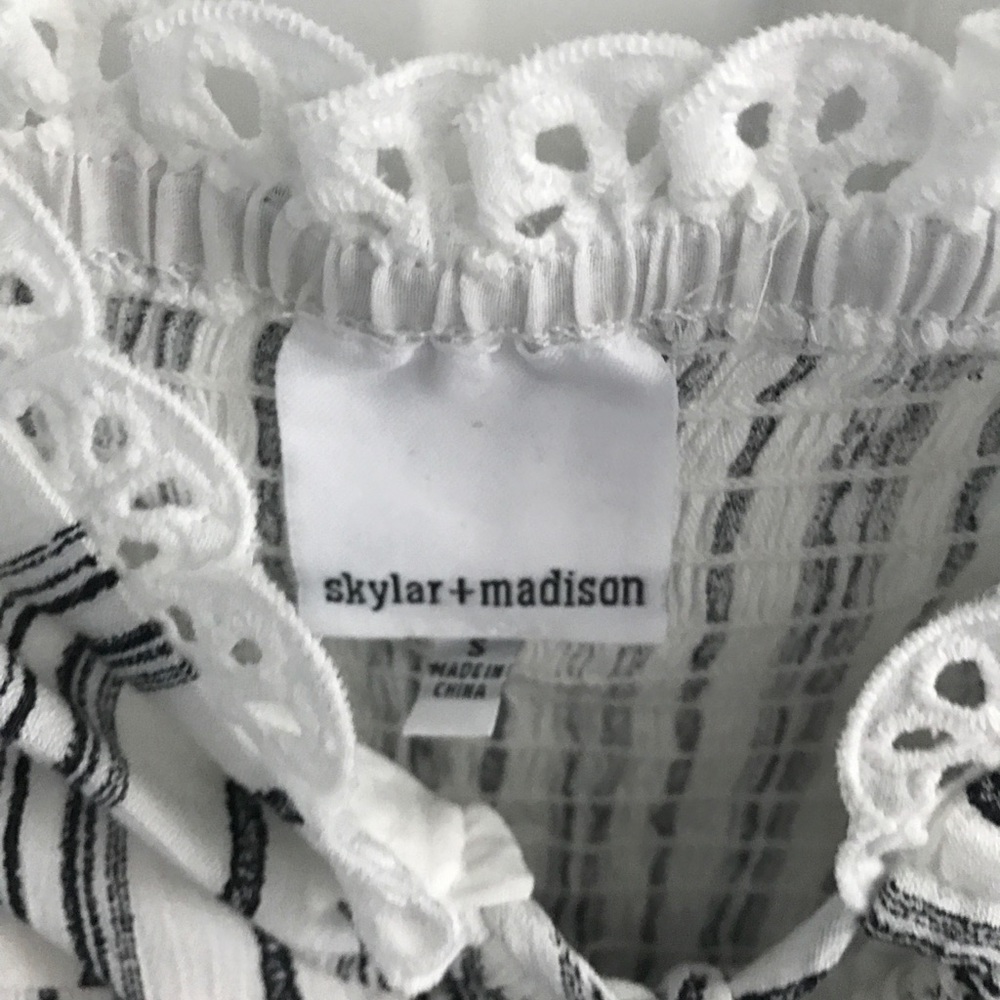 Smocked top - Picture 2 of 4